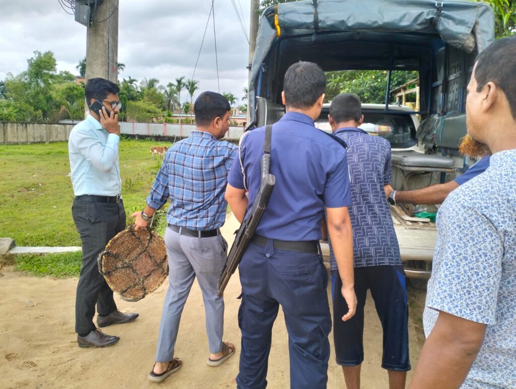 মৌলভীবাজারে অবৈধ বালু উত্তোলন বন্ধে অভিযান,একজনের ৩ মাস কারাদণ্ড