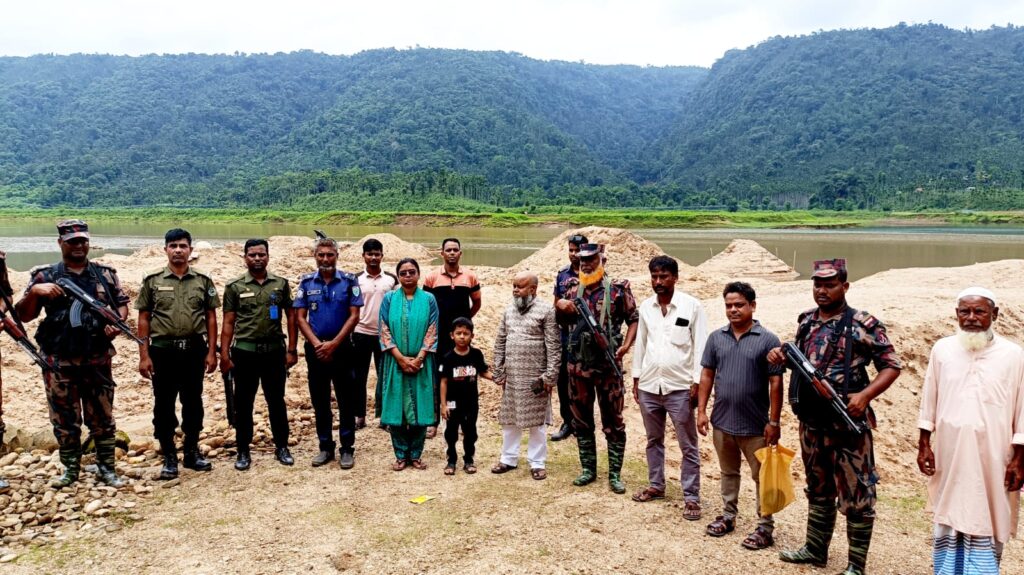 জৈন্তাপুরে টাস্কফোর্সের অভিযান, ৭১১৯ ঘনফুট বালু জব্দ