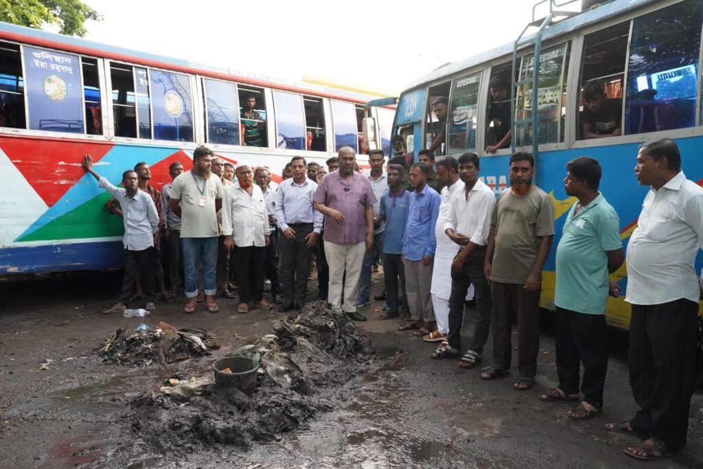 কুমারগাঁও বাসস্ট্যান্ডের পুকুর পরিষ্কারের ঘোষণা সিসিক প্রশাসকের