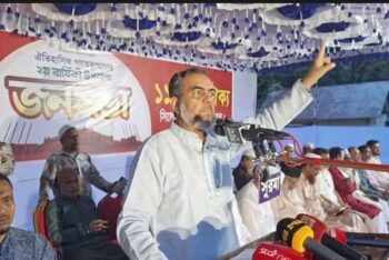 হেলমেট বাহিনী ও সন্ত্রাসীদের রক্তচক্ষুকে ভয় করে না জনগণ