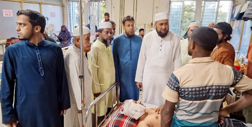 আহতদের দেখতে হাসপাতালে সিলেট মহানগর জামায়াত নেতৃবৃন্দ