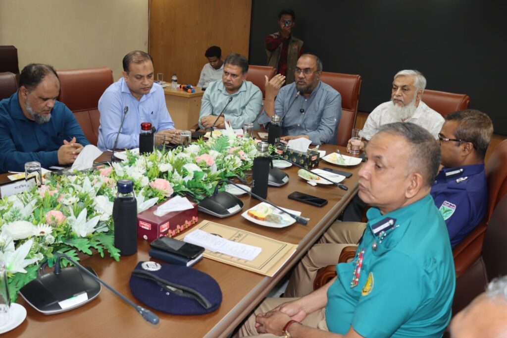 অনির্দিষ্টকালের কর্মবিরতি স্থগিত করলেন সিলেটের পরিবহন শ্রমিকরা