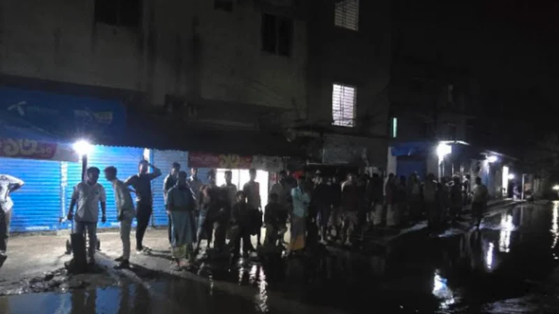 সাভারে উদ্ধার ১৪ হাতবোমা, যুবক গ্রেপ্তার