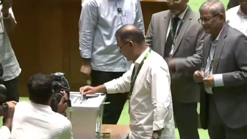 রাষ্ট্রপতি নির্বাচনে ভোট দিলেন প্রধানমন্ত্রী, স্পিকার ও বিরোধীদলীয় নেতা