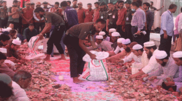 চতুর্থ বারের মতো শাহজালাল মাজারের টাকা গণনা চলছে