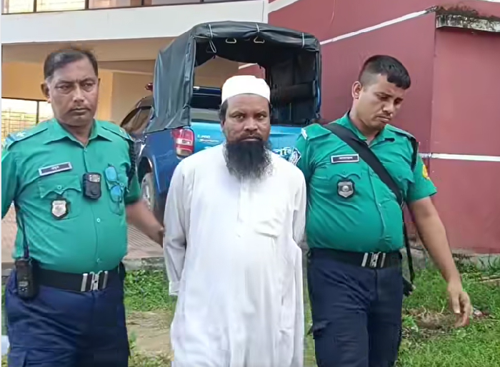 সিলেটে শিশুদের বলাৎকারের অভিযোগে গ্রেপ্তার মাদ্রাসা শিক্ষক বললেন, ‘মহিলাদের ভাল্লাগে না’