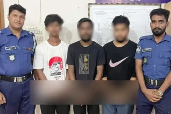 সিলেটে মশাল নিয়ে মিছিল করতে গিয়ে ধরা ৩ ছাত্রলীগ নেতা