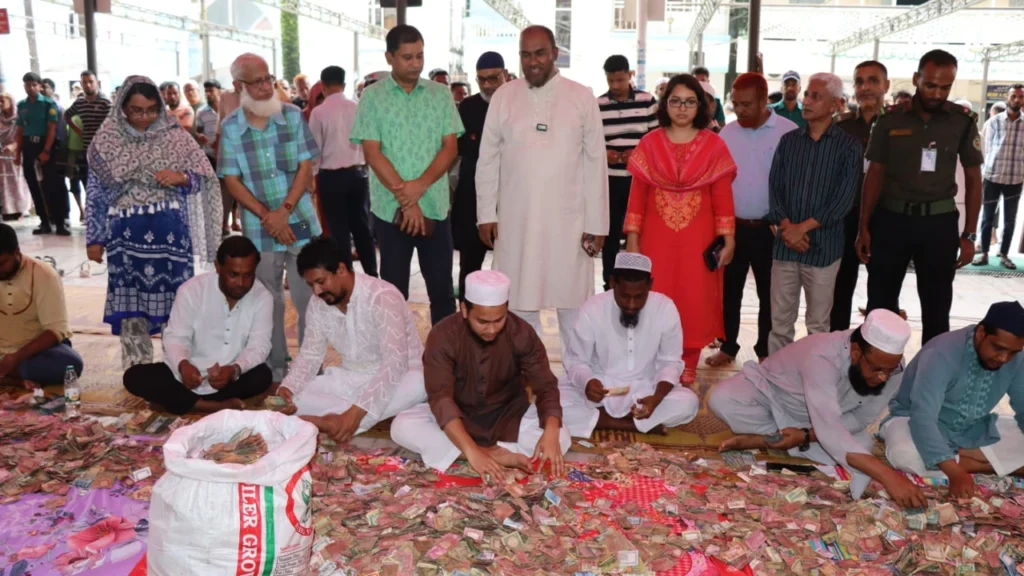শাহজালাল মাজারে মিললো ৮৮ লাখ ৯২ হাজার টাকা