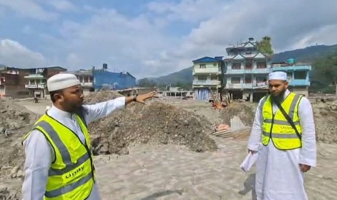 নেপাল ট্রাজেডি : দুর্গতদের পাশে সিলেট জমিয়তের দুই নেতা