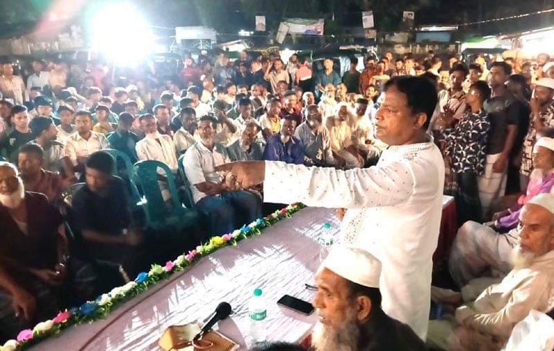বিশ্বনাথের রামপাশা বাজারে ইউপি চেয়ারম্যান প্রার্থী খছরু মিয়ার মতবিনিময়
