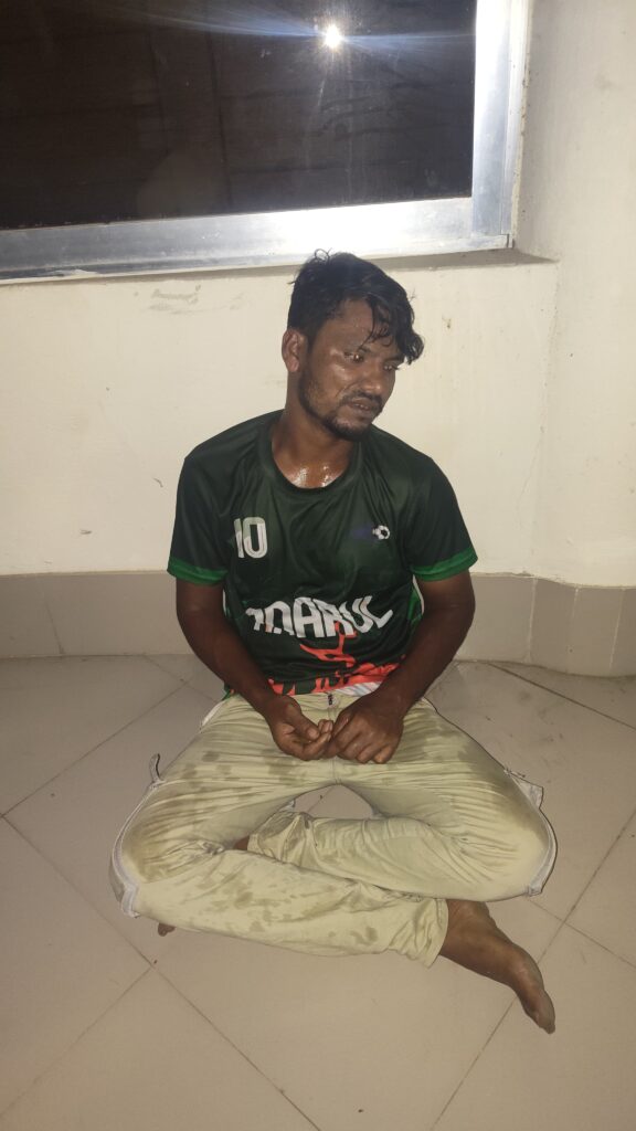 শাবিপ্রবিতে নারী শিক্ষার্থীকে উত্ত্যক্তের ঘটনায় বহিরাগত আটক