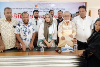 কুলাউড়ায় ক্ষতিগ্রস্থ ৯৬ পরিবারের মাঝে ঢেউটিন ও চেক বিতরণ