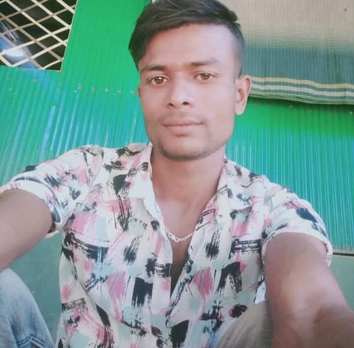 তাহিরপুরে বালিবাহী নৌকায় বজ্রপাত, যুবকের মৃত্যু