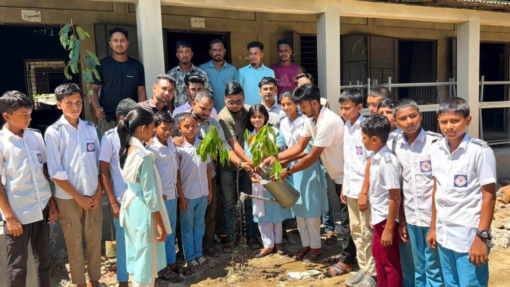 তাহিরপুর উপজেলা ছাত্রদলের উদ্যোগে বৃক্ষরোপণ কর্মসূচি