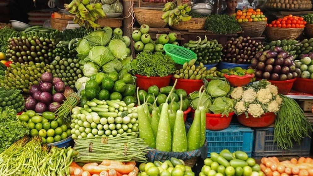 তেলের দাম বৃদ্ধির প্রভাবে বাজারে বাড়তি চাপ