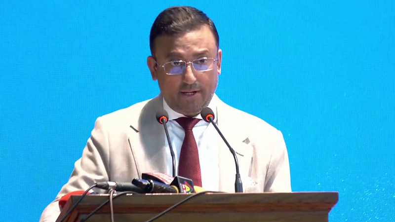 আমন্ত্রণে সন্তুষ্ট নয় ঢাকা, ভার‌তে যা‌চ্ছেন না প্রধানমন্ত্রী : হুমায়ুন কবির