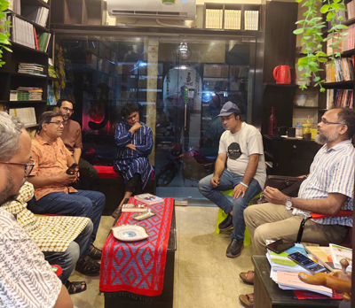 সাহিত্যে ভেড়ার পাল ও সিংহের নিঃসঙ্গতা