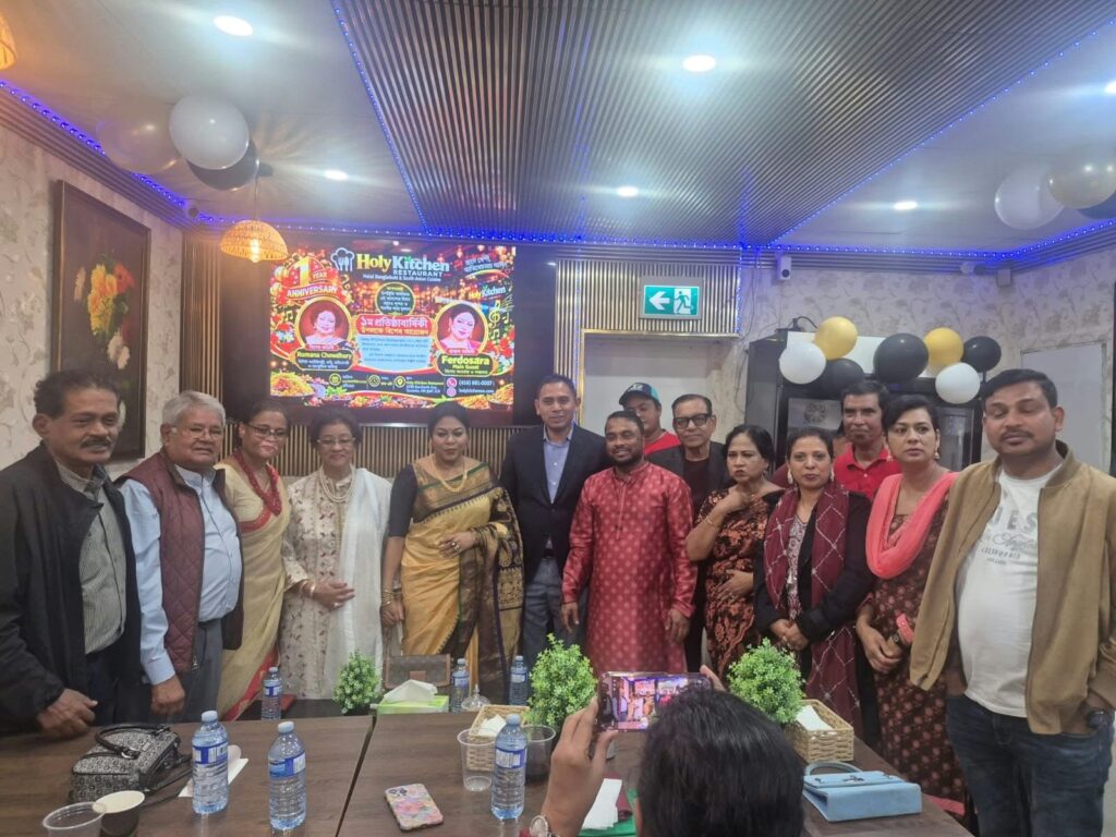 কানাডার টরেন্টোতে হলি কিচেন এৱ ১ম বর্ষপূর্তি সম্পন্ন