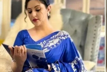 বইকে সঙ্গী করে আক্ষেপ কাটানোর চেষ্টা পরীমণির