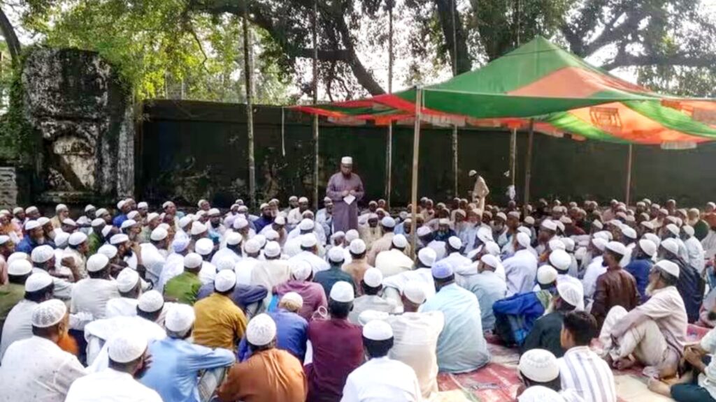 জৈন্তাপুর বটতলায় আলেম সমাজ ও মুরব্বিয়ানদের জরুরি আলোচনা সভা