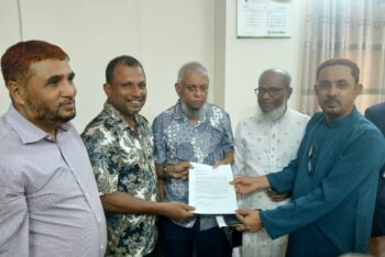 লালাবাজারে রাস্তা পাকাকরণের দাবীতে শ্রম কর্মসংস্থান, প্রবাসী কল্যান মন্ত্রীর কাছে স্মারকলিপি প্রদান
